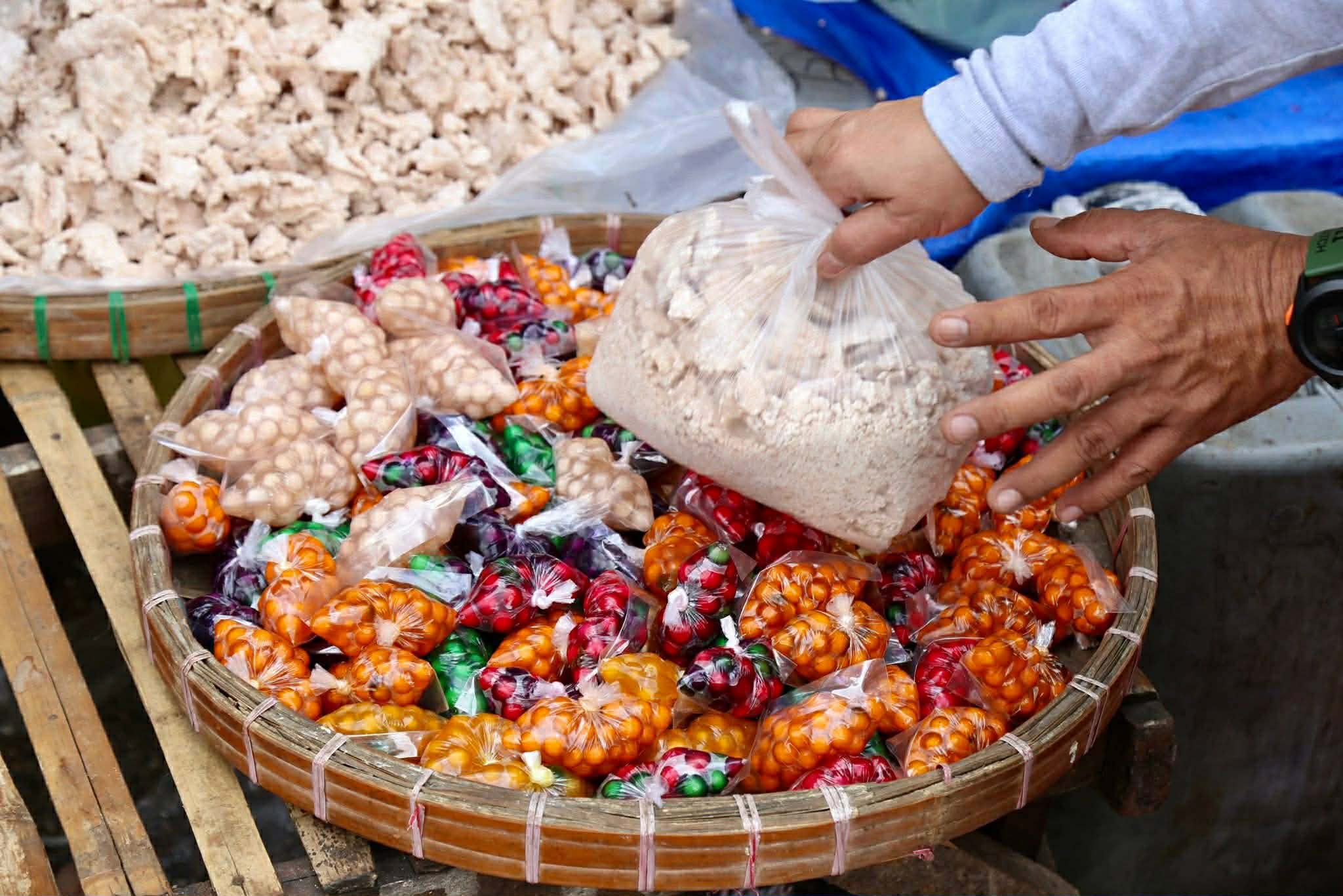 Why Filipinos Cook Binignit During Holy Week