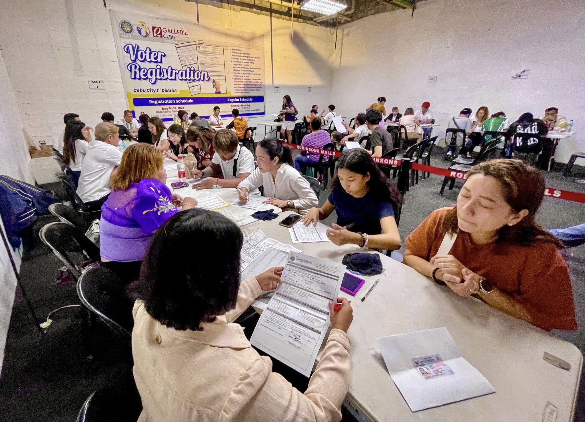 Voter Registration Rush in Cebu City