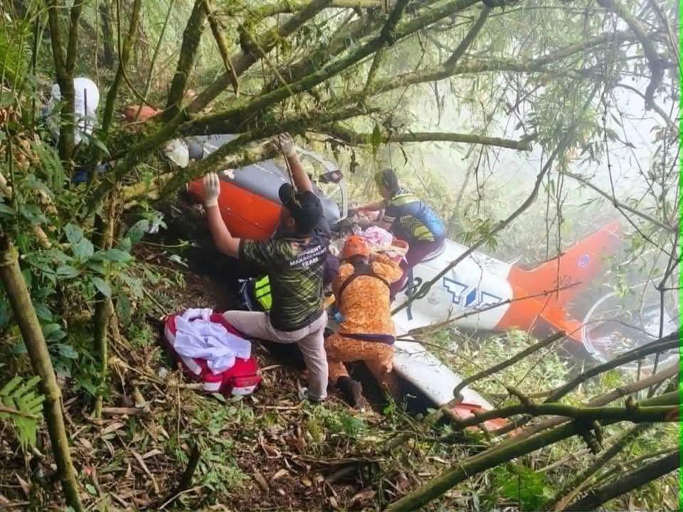 Philippine Air Force Trainer Aircraft Crashes in Benguet, Two Pilots Injured