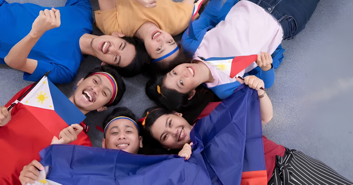 Why do Cebuanos speak mostly English?