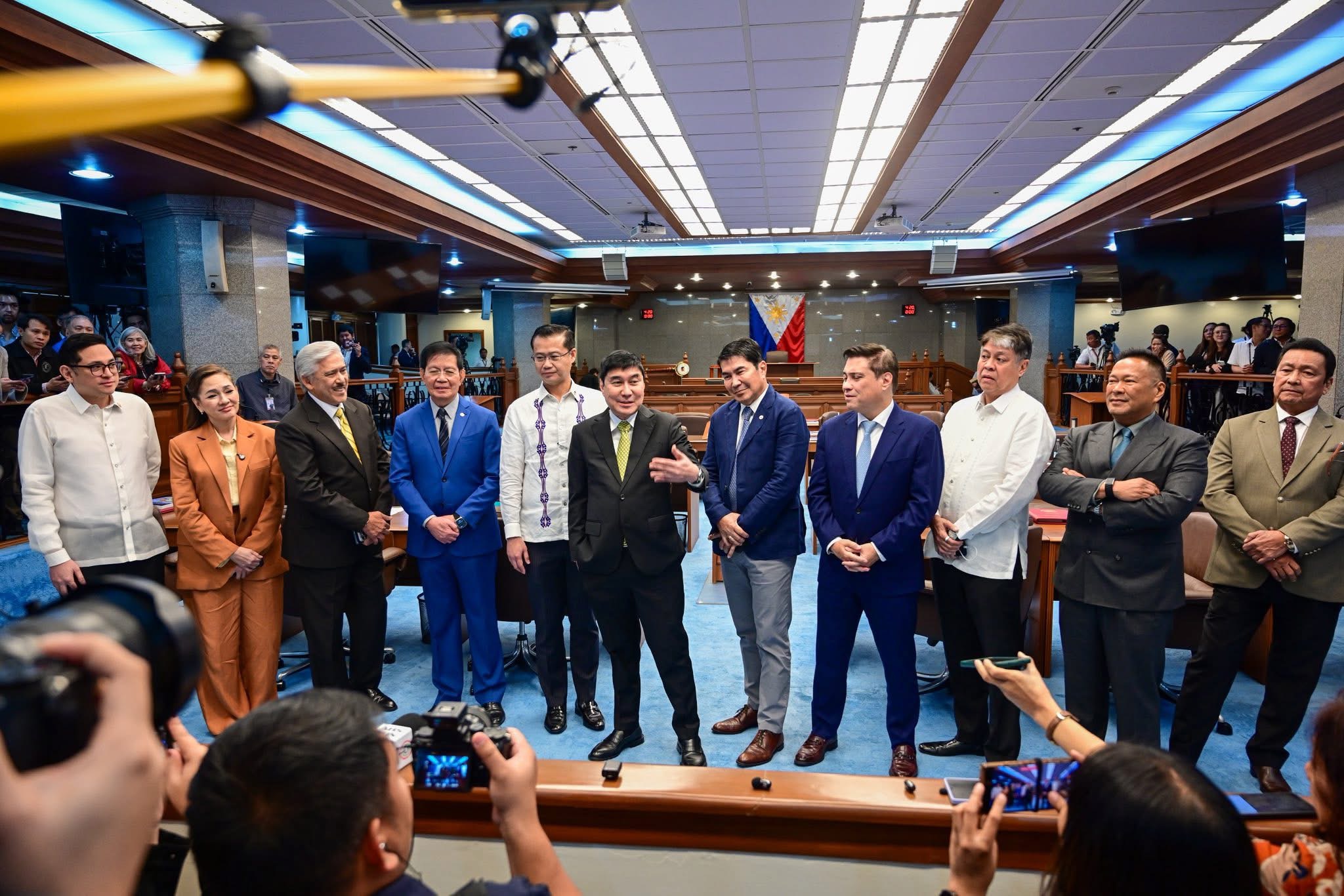 Minority bloc calls for Cayetano’s resignation