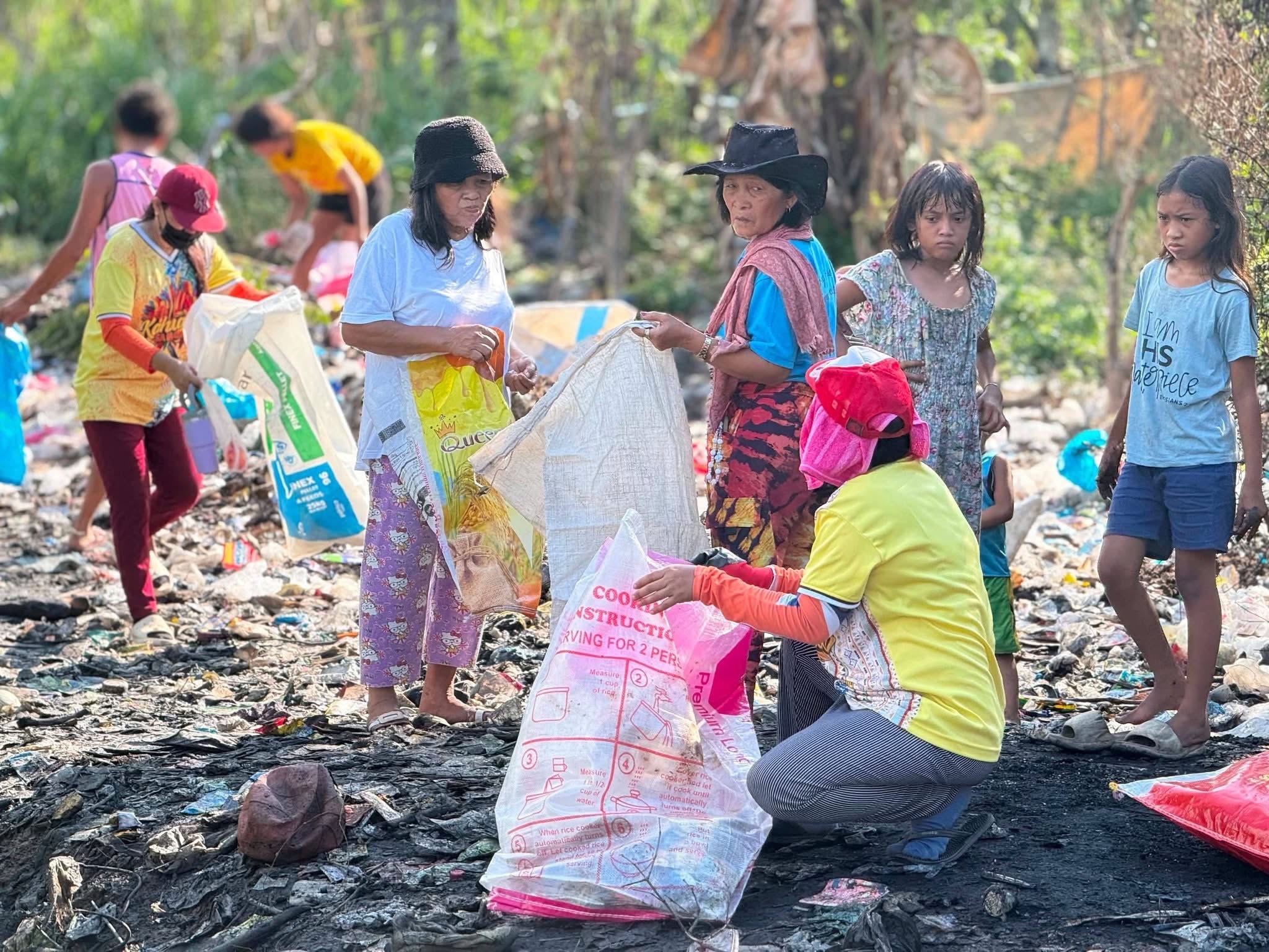 Cleaner Shores for a Healthier Ocean: CCENRO Leads Coastal Clean-Up Drive in Inayawan for World Ocean Day 2026