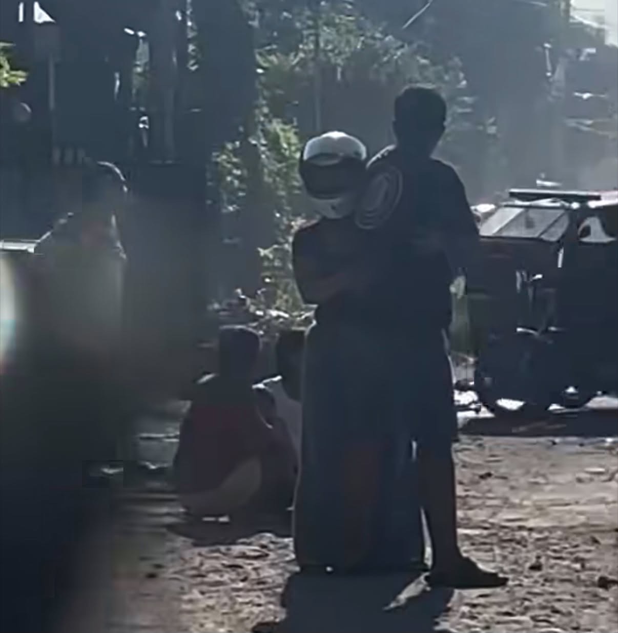Amid Earthquake Panic, Man Accidentally Hugs Another Woman in Viral Video