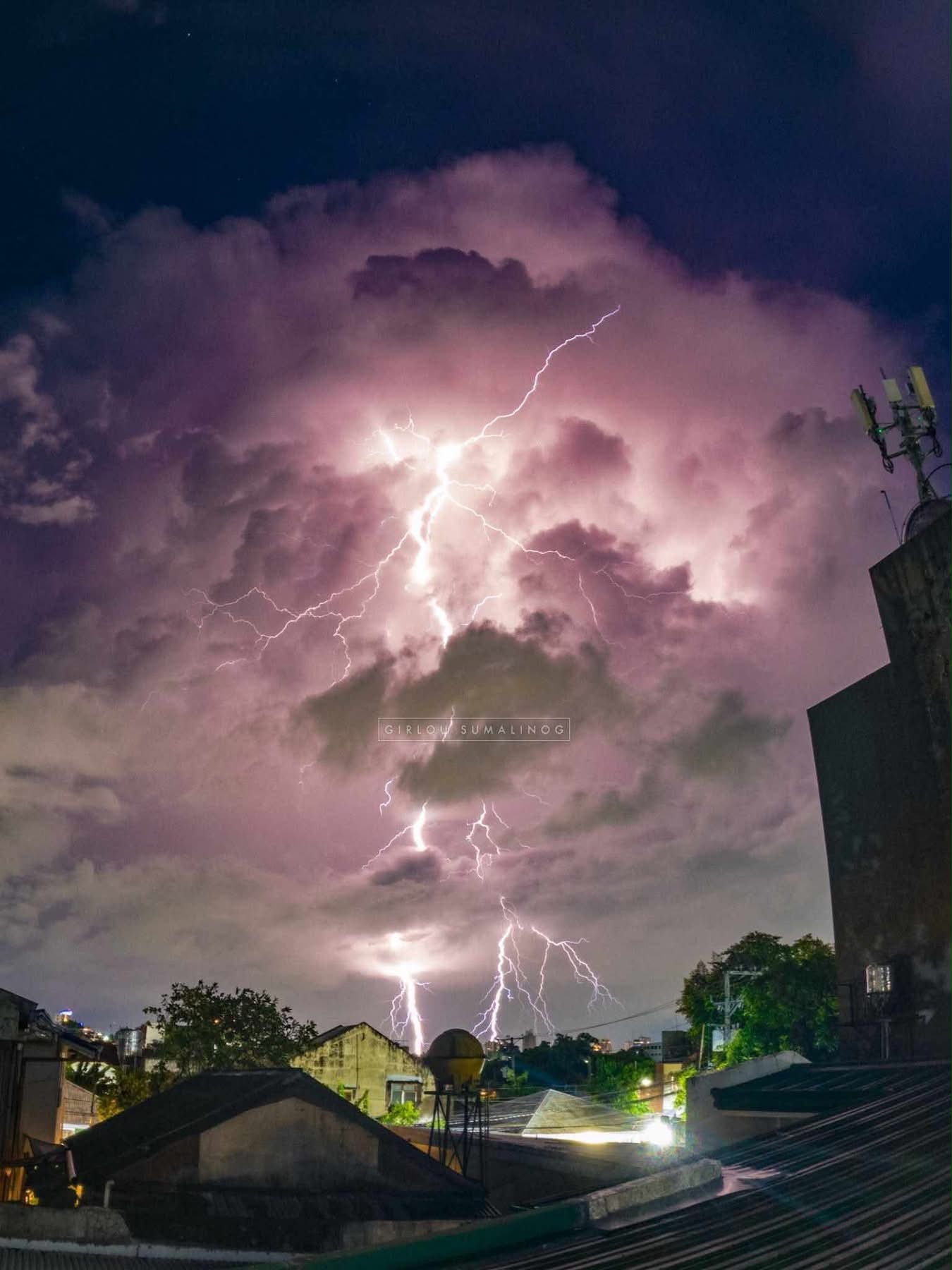 Stunning Lightning Strikes Captured Over Cebu City During Saturday Night Thunderstorm