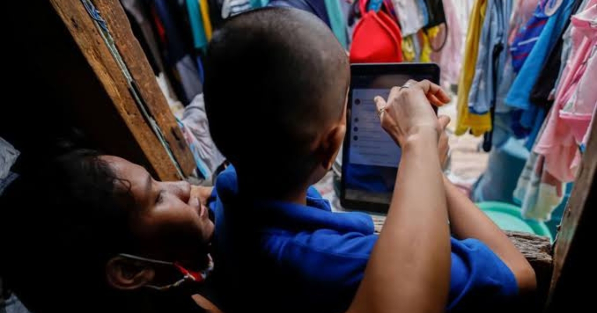 Parents urged to call 911 over children’s behavioral changes linked to online risks 