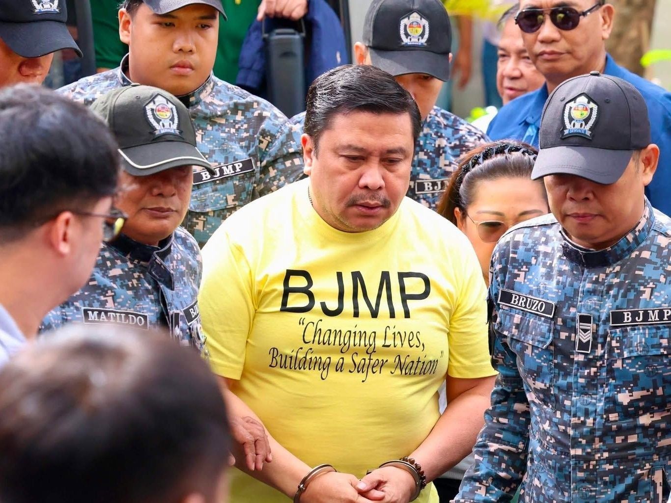 Estrada, Defensor seek bail in separate plunder cases