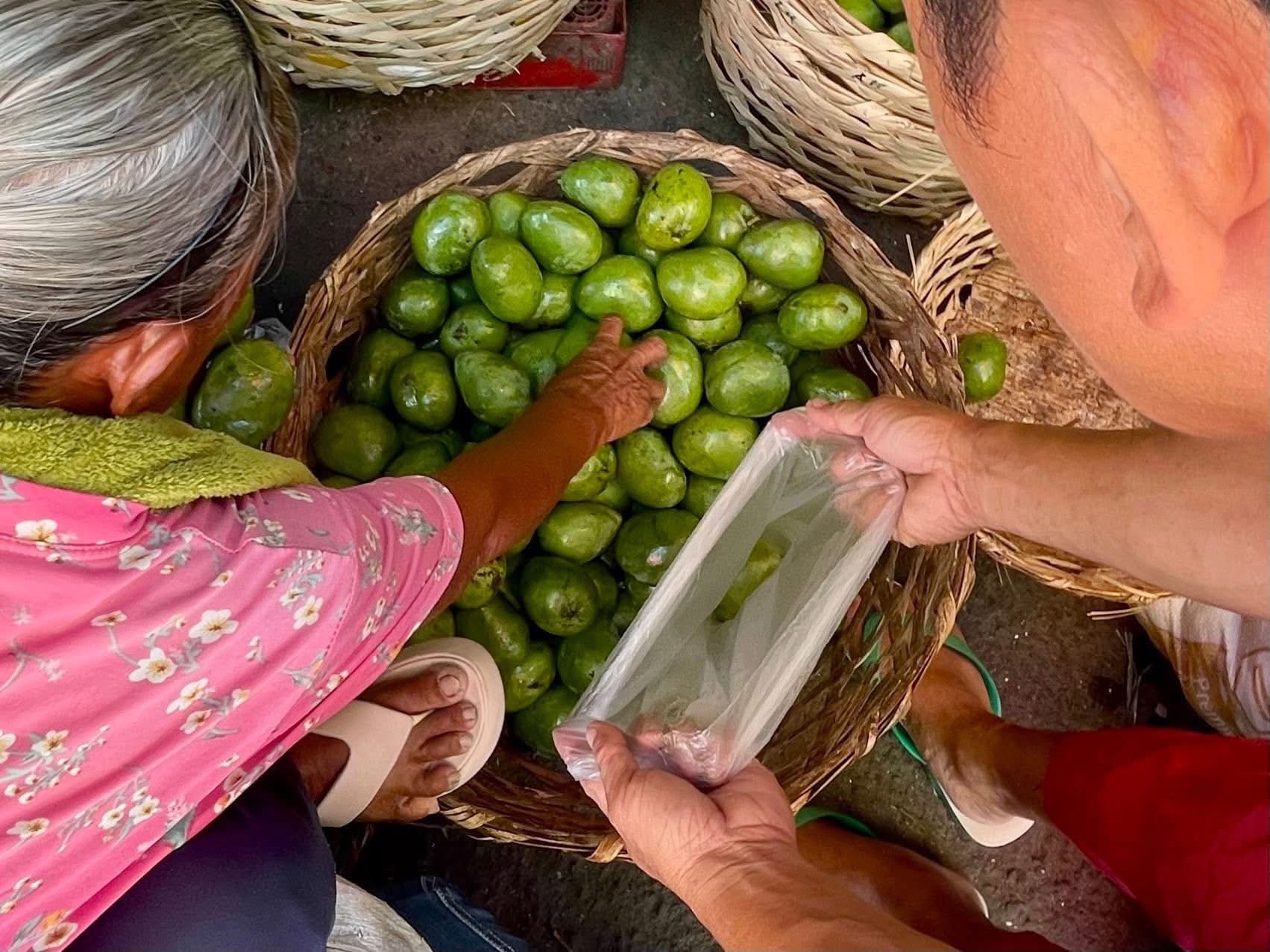 Carbon night market seeks legal protection under proposed Cebu City ordinance