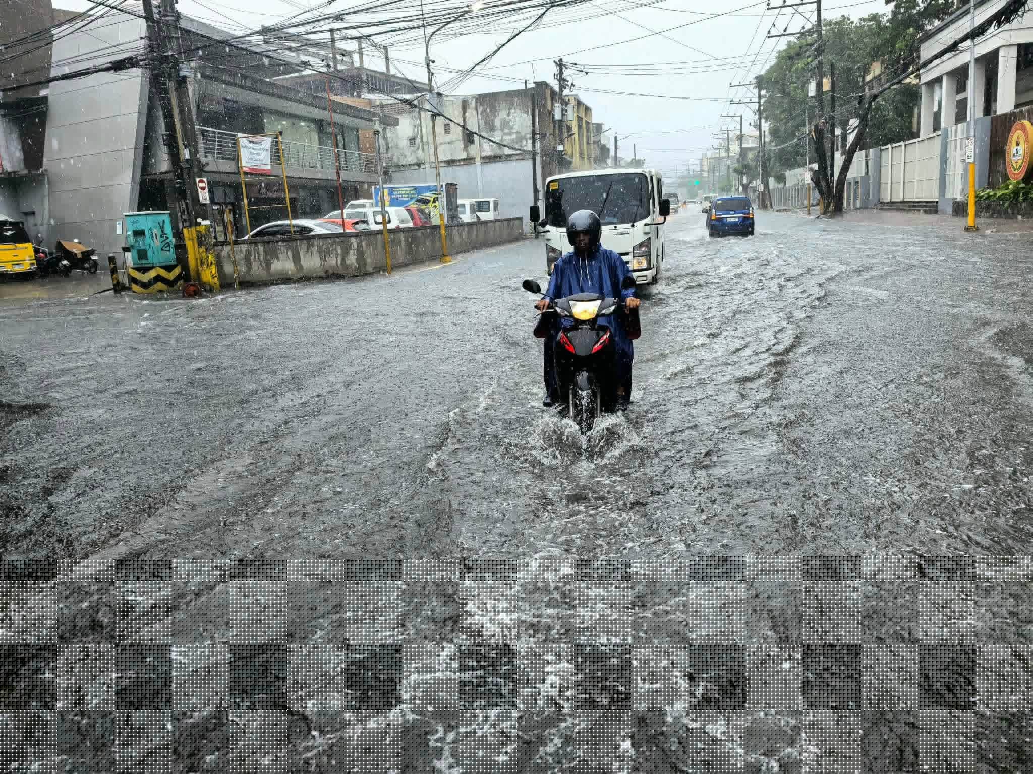 Capitol urges Cebuanos to avoid floodwaters amid leptospirosis risk