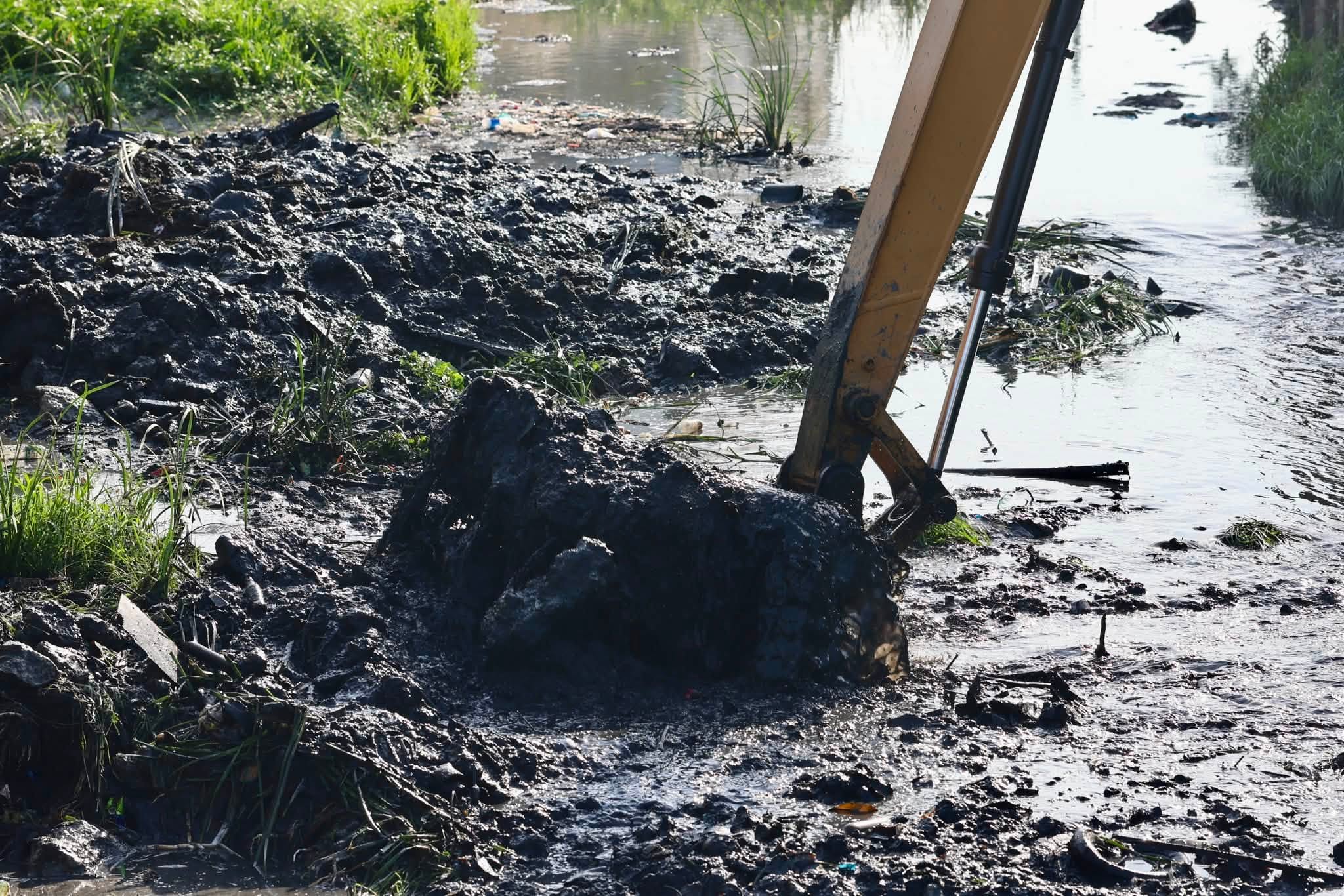 Mandaue turns to Tipolo Creek dredging as immediate flood-control measure