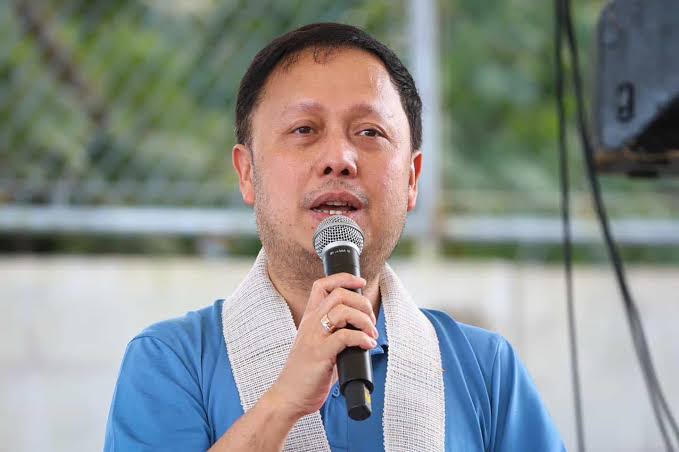 Remulla to fly to France to pursue red notice vs Zaldy Co