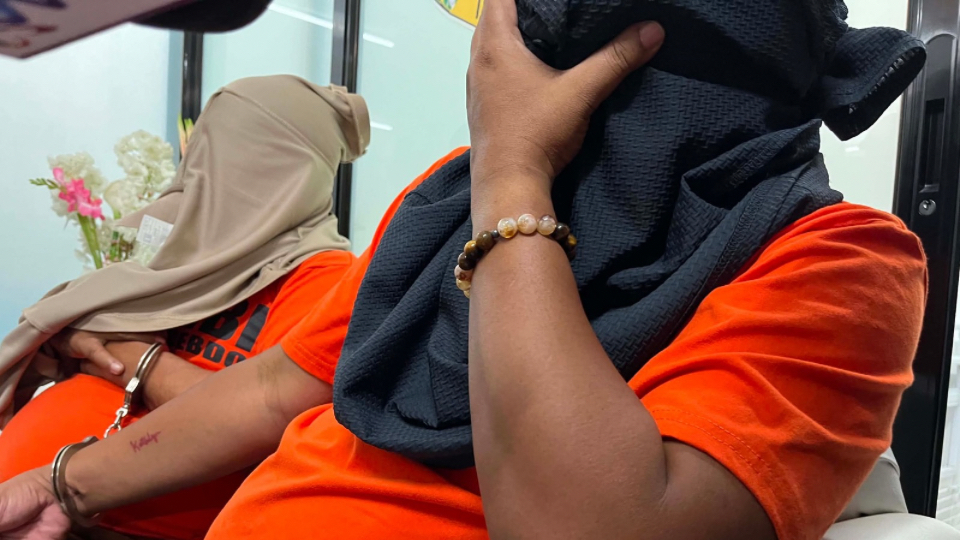 2 arrested over alleged bogus Carbon Market bodega slots