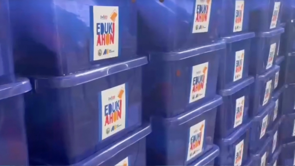 Mandaue distributes over 20,000 EdukAhon school supply sets