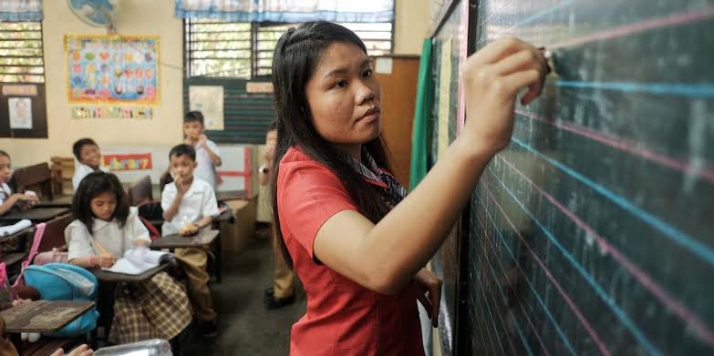 Government funds graduate scholarships to address school counselor shortage