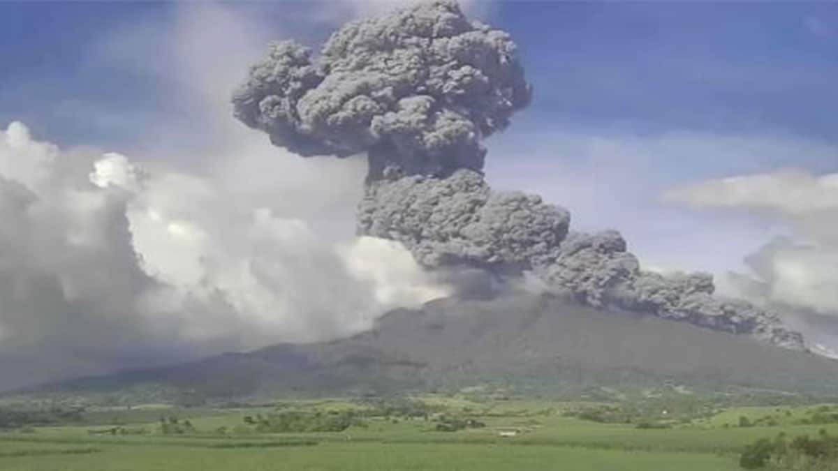 Kanlaon communities urged to wear masks, stay indoors amid ash emissions